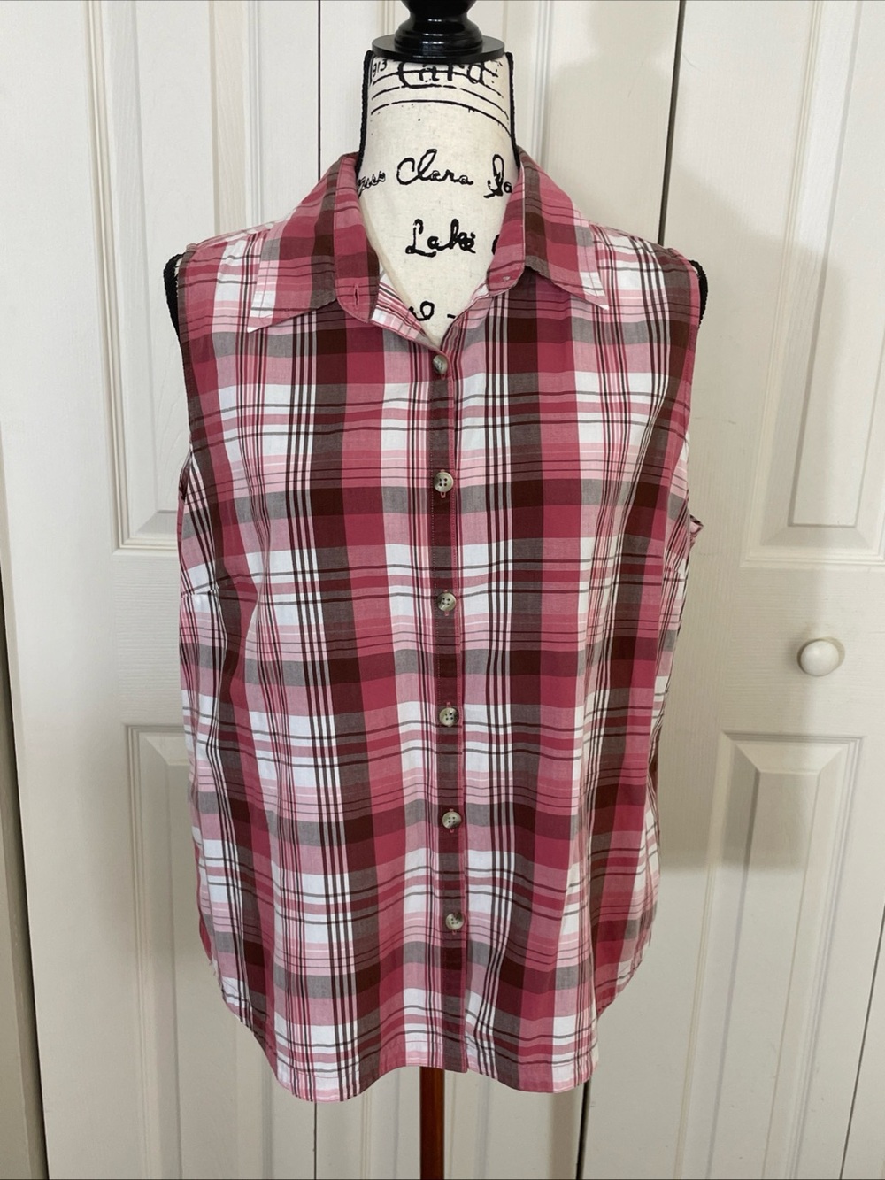 Colombia Sportswear Women's Sleeveless, Button Down, Top Size XL 100% Cotton